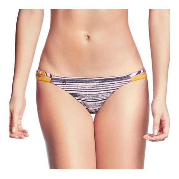 Maaji Coconut Quimdim Bikini Bottom NWOT - Picture 1 of 9